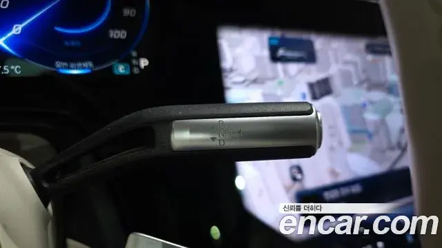 Mercedes-Benz EQS SUV 2023 — Photo 34/36