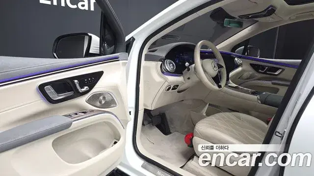 Mercedes-Benz EQS SUV 2023 — Photo 29/36