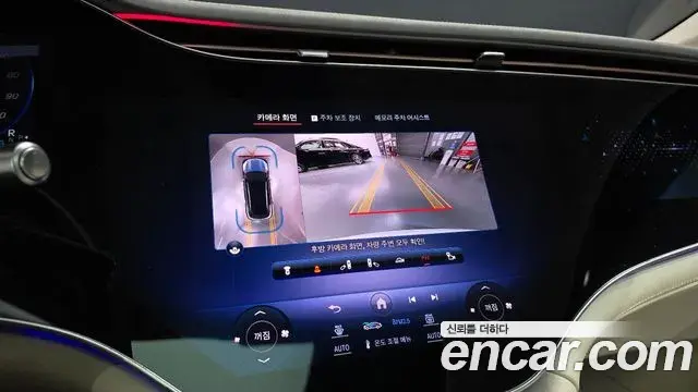 Mercedes-Benz EQS SUV 2023 — Photo 11/36