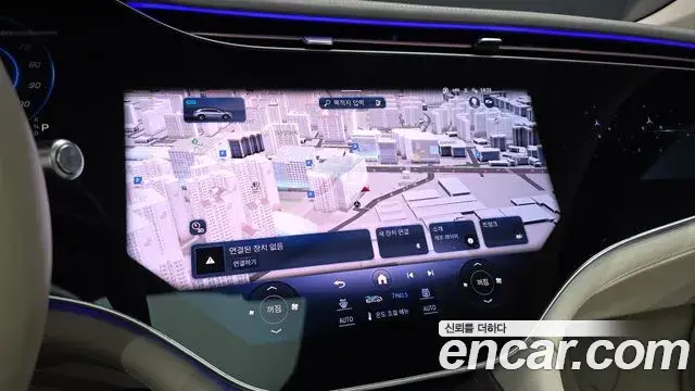 Mercedes-Benz EQS SUV 2023 — Photo 31/36