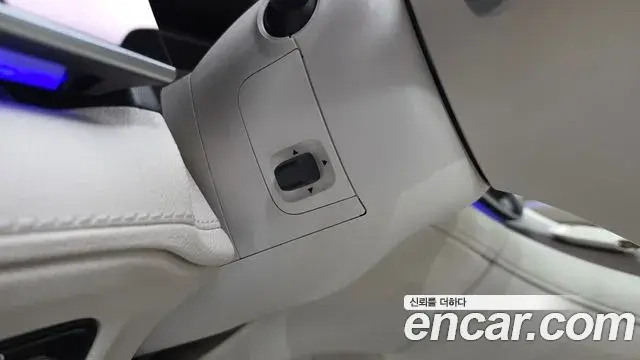 Mercedes-Benz EQS SUV 2023 — Photo 27/36
