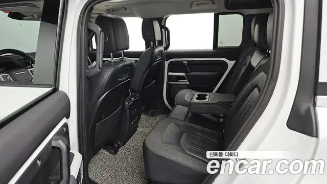 Land Rover Defender 2020 — Фото 11/20
