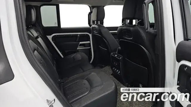 Land Rover Defender 2020 — Фото 12/20