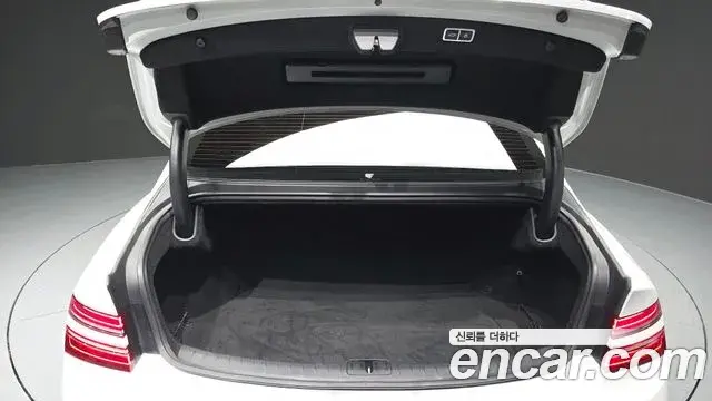 Genesis G80 2020 — ფოტო 16/31