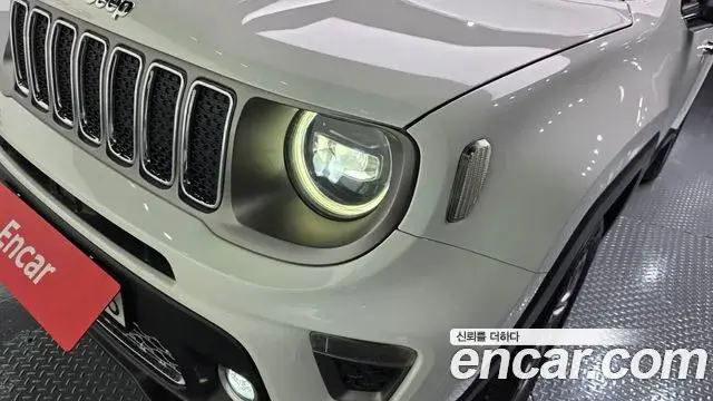 Jeep Renegade 2019 — Şəkil 31/35
