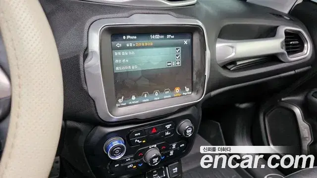 Jeep Renegade 2019 — Şəkil 9/35