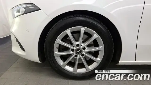 Mercedes-Benz A-Class 2020 — Photo 5/20