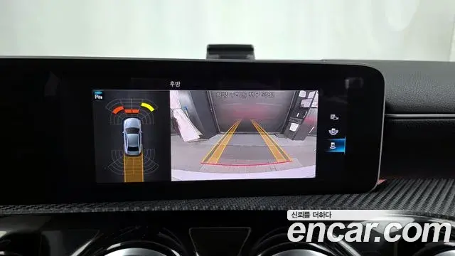 Mercedes-Benz A-Class 2020 — Photo 1/20