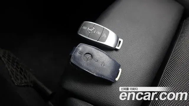 Mercedes-Benz A-Class 2020 — Photo 4/20