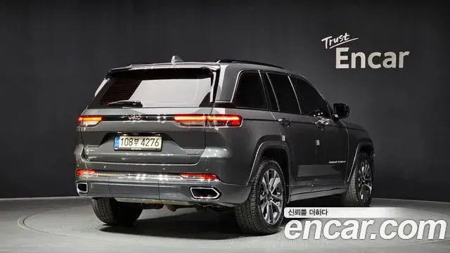 Jeep Grand Cherokee 2022 — Photo 15/38