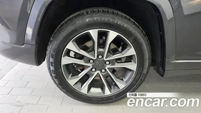 Jeep Grand Cherokee 2022 — Photo 28/38