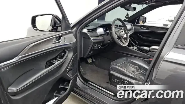 Jeep Grand Cherokee 2022 — Photo 19/38