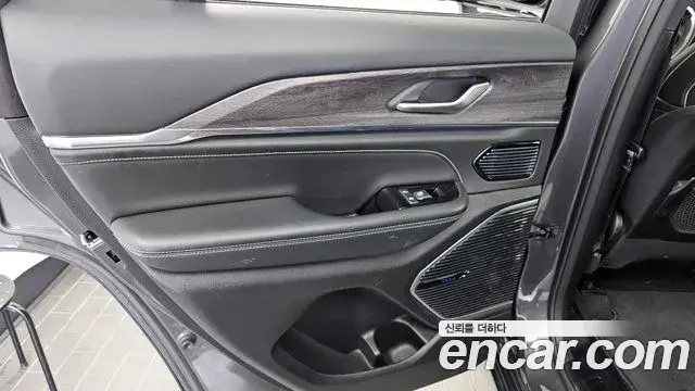 Jeep Grand Cherokee 2022 — Photo 3/38