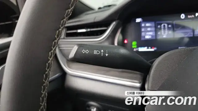 Jeep Grand Cherokee 2022 — Photo 31/38