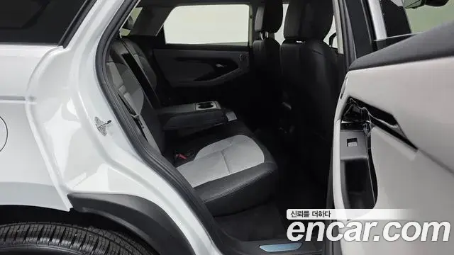 Land Rover Range Rover Evoque 2025 — ფოტო 10/20