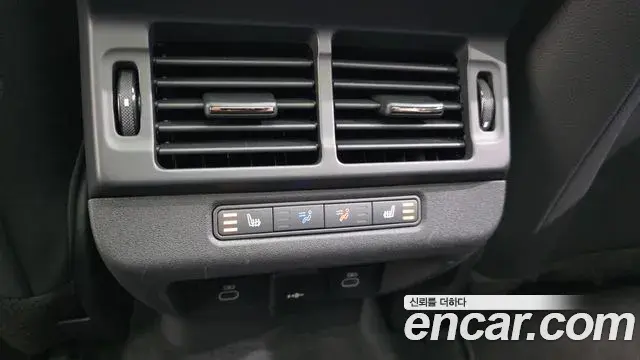 Land Rover Range Rover Evoque 2025 — ფოტო 14/20