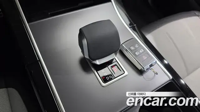Land Rover Range Rover Evoque 2025 — ფოტო 6/20