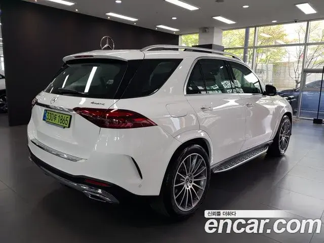 Mercedes-Benz GLE-Class 2025 — Photo 8/17