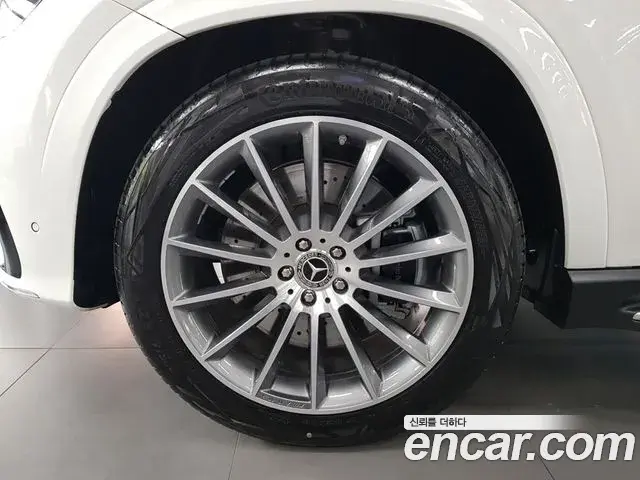 Mercedes-Benz GLE-Class 2025 — Photo 1/17