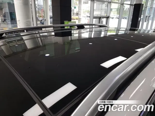 Mercedes-Benz GLE-Class 2025 — Photo 6/17