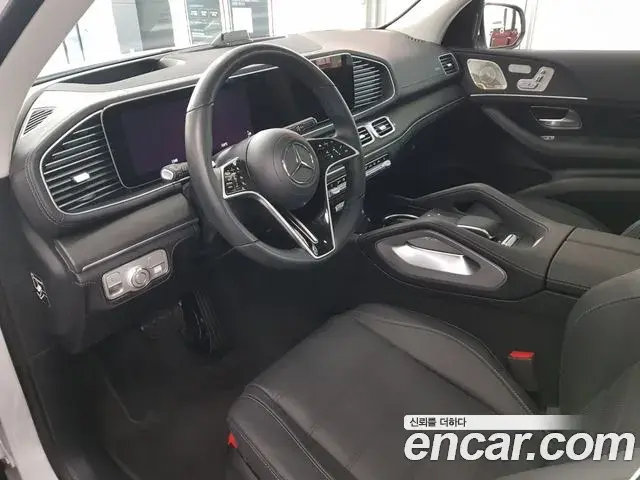Mercedes-Benz GLE-Class 2025 — Photo 15/17