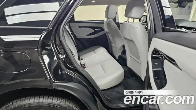 Land Rover Range Rover Evoque 2025 — Фото 11/20