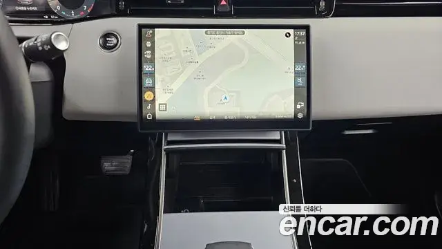 Land Rover Range Rover Evoque 2025 — Фото 13/20