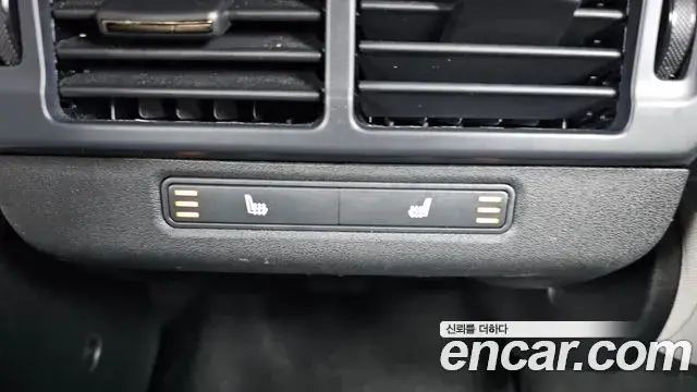 Land Rover Range Rover Evoque 2025 — Фото 18/20