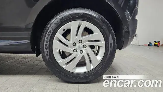 Land Rover Range Rover Evoque 2025 — ფოტო 34/36