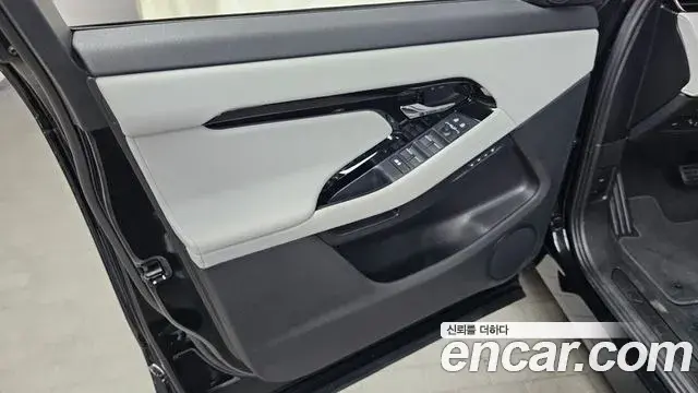 Land Rover Range Rover Evoque 2025 — ფოტო 10/36