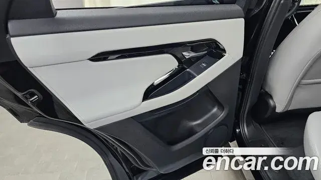 Land Rover Range Rover Evoque 2025 — ფოტო 20/36