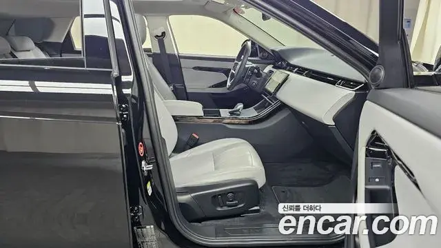 Land Rover Range Rover Evoque 2025 — ფოტო 17/36