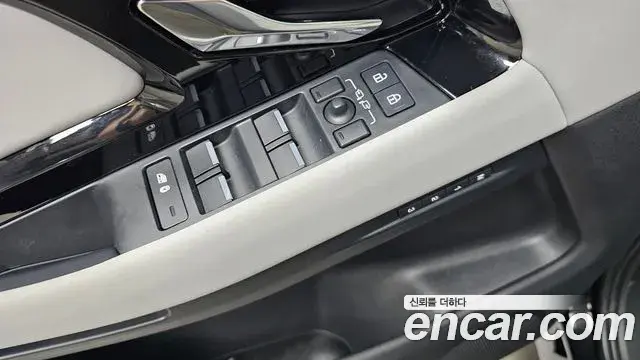 Land Rover Range Rover Evoque 2025 — ფოტო 3/36