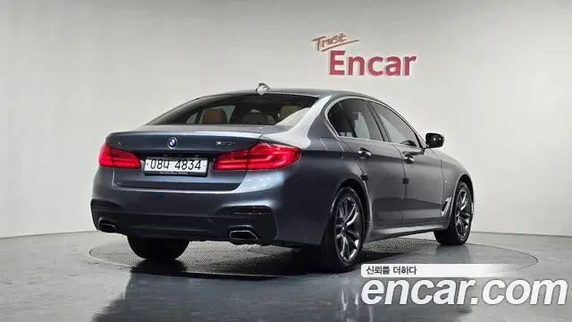 BMW 5 Series 2018 — Şəkil 10/20