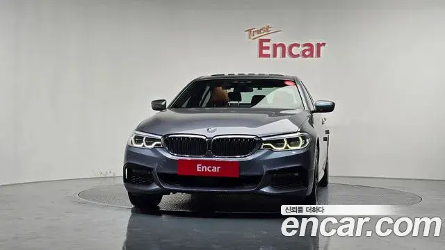 BMW 5 Series 2018 — Şəkil 15/20