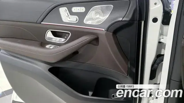 Mercedes-Benz GLE-Class 2023 — Фото 19/20