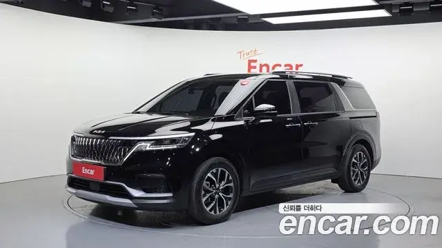 Kia Carnival 2023 — Фото 1/20