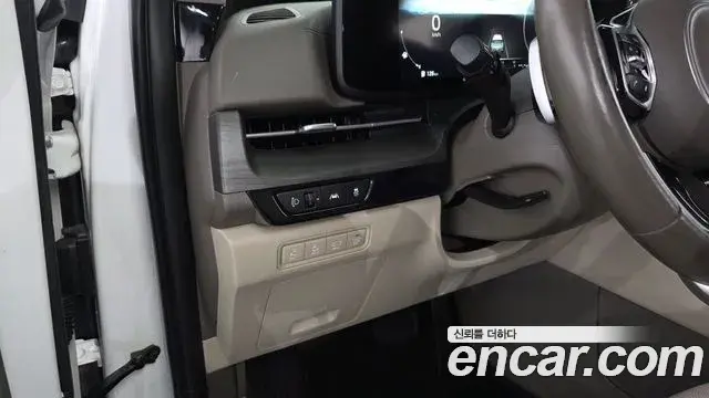 Kia Carnival 2022 — Фото 13/20