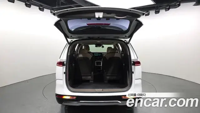Kia Carnival 2022 — Фото 20/20