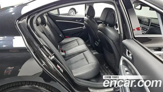 Genesis G70 2018 — Şəkil 32/37