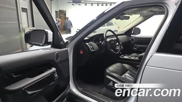 Land Rover Discovery 5 2019 — Şəkil 10/20