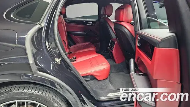 Porsche Cayenne 2021 — Фото 12/20
