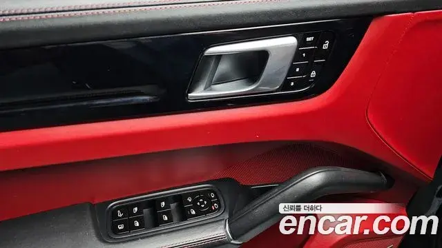Porsche Cayenne 2021 — Фото 17/20