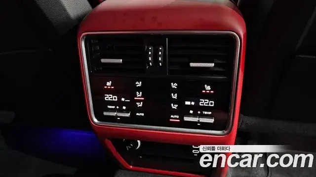 Porsche Cayenne 2021 — Фото 19/20
