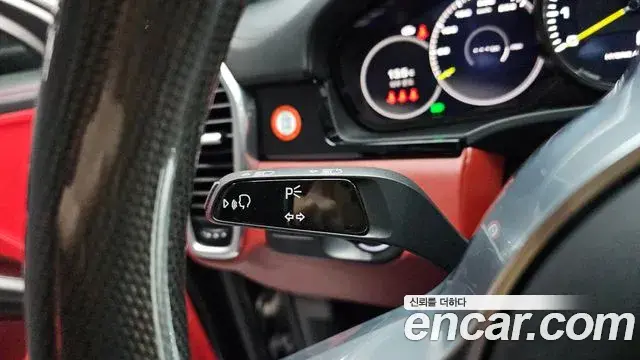 Porsche Cayenne 2021 — Photo 22/30