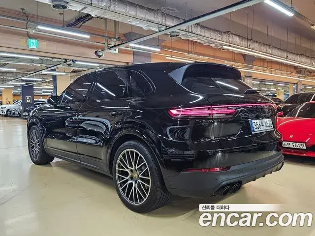 Porsche Cayenne 2022 — Şəkil 15/17