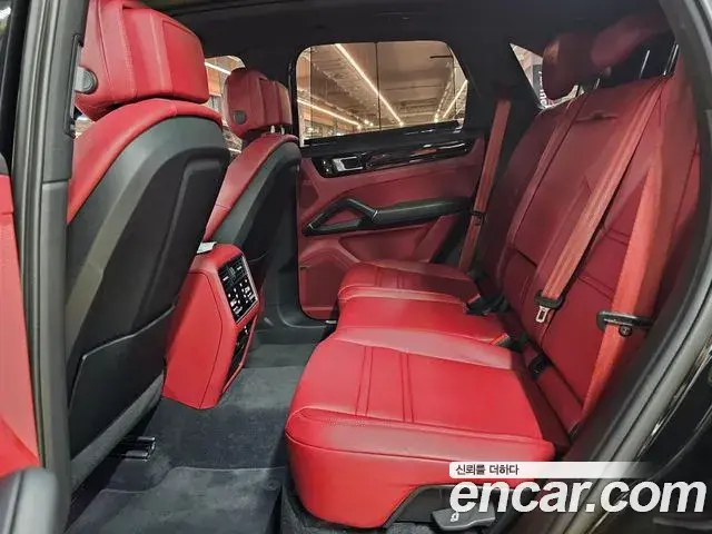 Porsche Cayenne 2022 — Şəkil 10/17
