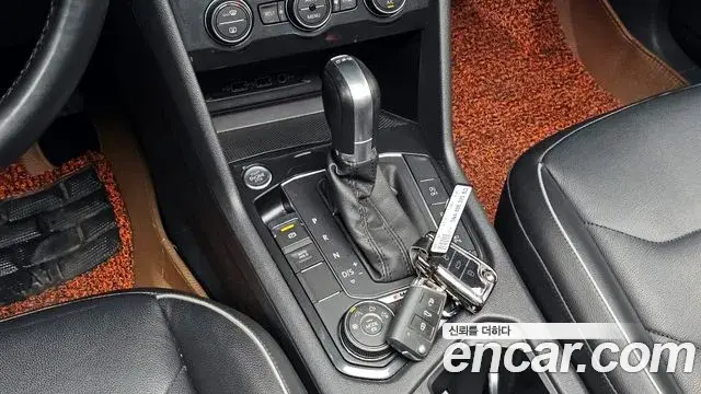 Volkswagen Tiguan 2018 — Şəkil 9/20