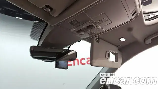 Volkswagen Tiguan 2018 — Şəkil 13/20