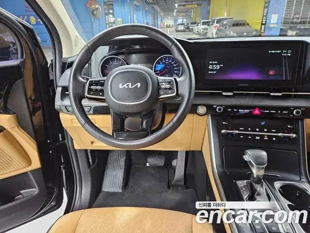Kia Carnival 2022 — Фото 8/20